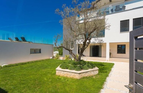 Pula Apartment | Apartment La Mer by Interhome