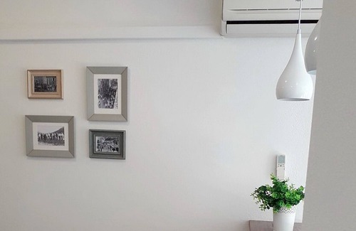 Kobas Apartment | Apartment Main Street - One Bedroom Apartment with City View