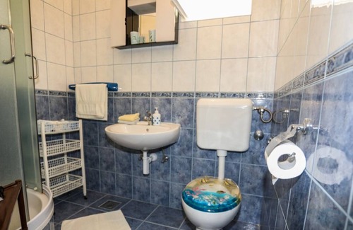 Milna Apartment | Apartment Marlene - 50 m from sea: R5(2) - Milna (Hvar), Island Hvar, Croatia