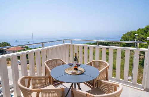 Gorica Apartment | Apartment MarLo with nice views on the Adriatic!