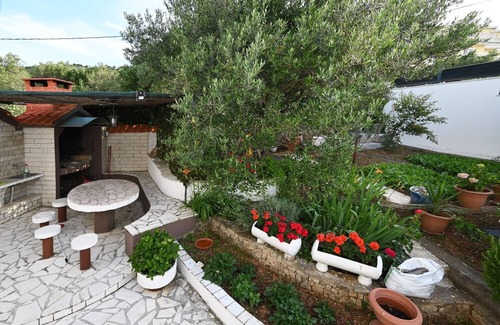 Slatine Apartment | Apartment Mihovilovic - 50 m from beach: A3(4+2) - Slatine, Island Ciovo, Croatia