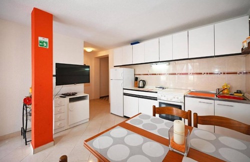 Slatine Apartment | Apartment Mihovilovic - 50 m from beach: A1(4) - Slatine, Island Ciovo, Croatia