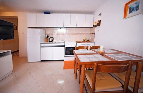Slatine Apartment | Apartment Mihovilovic - 50 m from beach: A1(4) - Slatine, Island Ciovo, Croatia