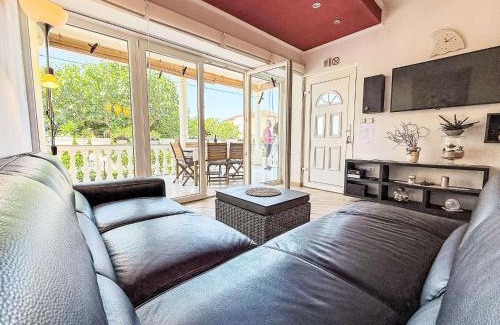 Vrsi Apartment | Apartment Mirjana-1 by Interhome
