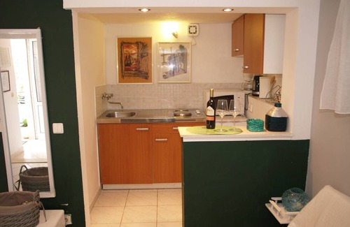 Cove Tri Zala (Zrnovo) Apartment | Apartment Rizzi A3 with Sea View