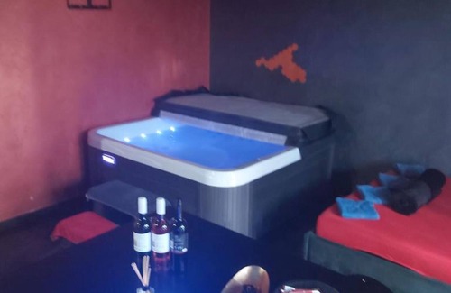 Zagreb Apartment | Apartment Tomislav Zagreb - One Bedroom Apartment with Private Hot Tub