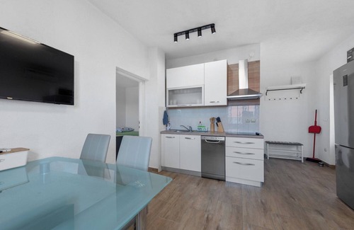 Mandre Apartment | Apartment Uga2 - 70m from the beach: A3-kat(3+1) - Mandre, Island Pag, Croatia