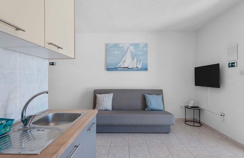 Mandre Apartment | Apartment Uga2 - 70m from the beach: A2-prizemlje(3+1) - Mandre, Island Pag, Croatia