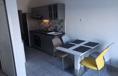 Municipality of Murter Apartment | Apartment with 2 bedrooms, terrace with sea view, right on the beach