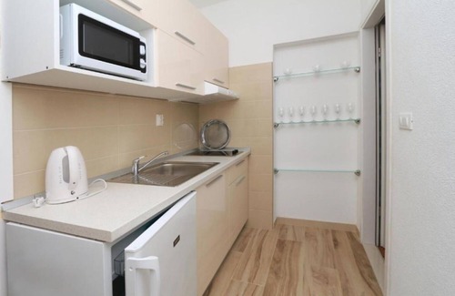 Istok Apartment | Apartments and Room Tattoo (111881-A3) - Makarska