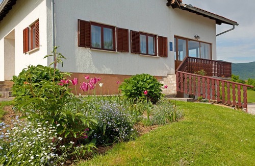 Catrnja Apartment | Apartments and rooms Zoran, (16221), Smoljanac, hr