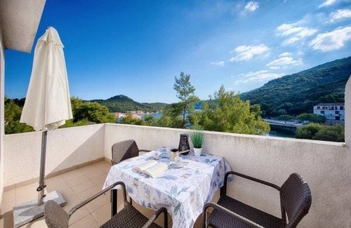 Pasadur Apartment | Apartments Bruna Lastovo-Superior One Bedroom Apartment with Balcony and Sea View-Zeleni