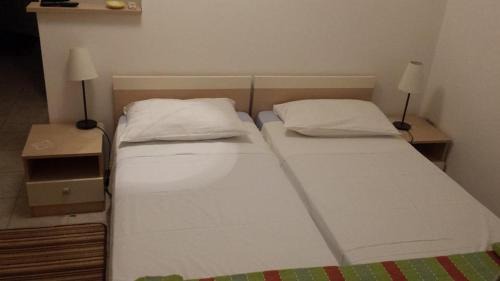 Island Hvar Apartment | Apartments by the sea Jelsa, Hvar - 11319