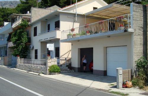 Dugi Rat Apartment | Apartments by the sea Mali Rat (Omis) - 2811