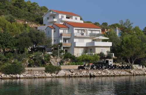 Pasadur Apartment | Apartments by the sea Pasadur, Lastovo - 8351