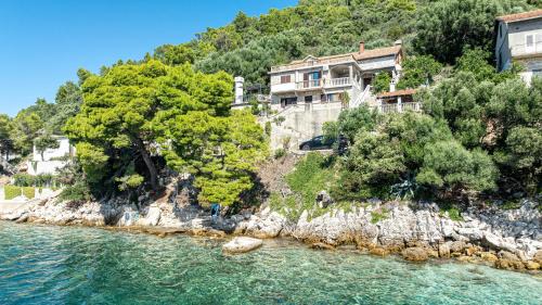 Ubli Apartment | Apartments by the sea Ubli, Lastovo - 8344