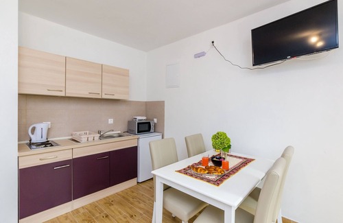 Cilipi Apartment | Apartments Dubrovnik Airport-Comfort One Bedroom Apartment with Balcony(Ground Floor)