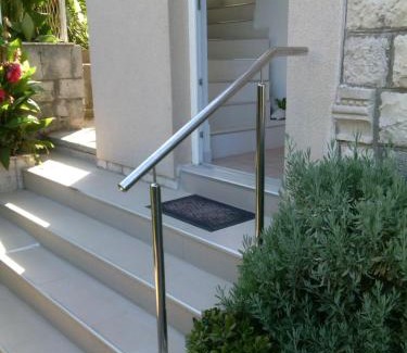 Cove Tri Zala (Zrnovo) Apartment | Apartments Filippi