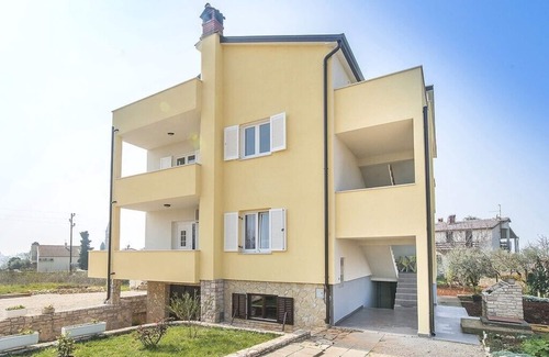 Lovrecica Apartment | Apartments Graciella, (14128), Lovrecica, hr