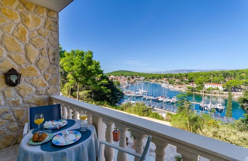 Vrboska Apartment | Apartments Vila Jelka (49712-A3) - Vrboska - island Hvar