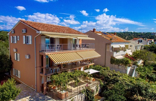 Lun Apartment | Apartments Ivan, (12322), Lun, hr