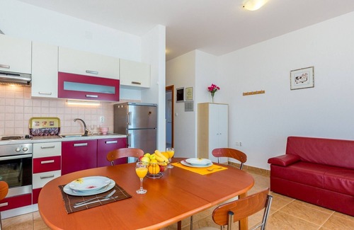 Lun Apartment | Apartments Ivan, (12323), Lun, hr