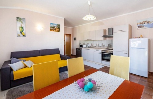 Razanac Apartment | Apartments Ivan, (14610), Ražanac, hr