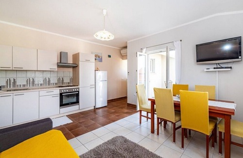 Razanac Apartment | Apartments Ivan, (14610), Ražanac, hr