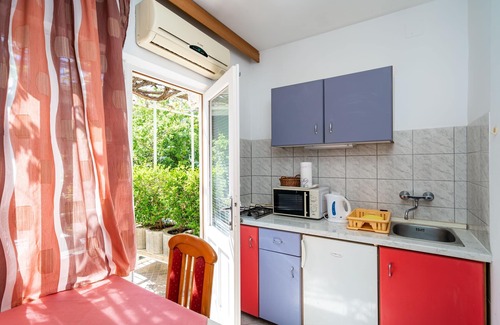 Zavrelje Apartment | Apartments Klis -Studio Apartment with Terrace - 2 (A)