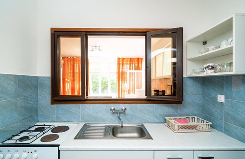 Zavrelje Apartment | Apartments Klis -Two-Bedroom Apartment with Terrace