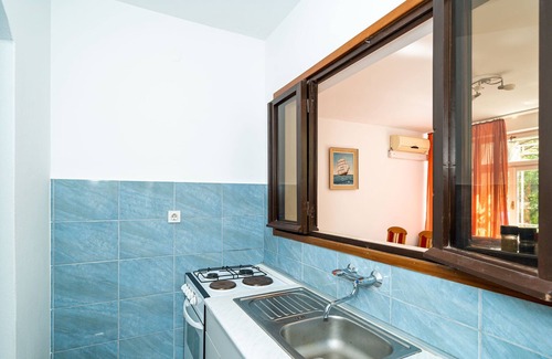 Zavrelje Apartment | Apartments Klis -Two-Bedroom Apartment with Terrace