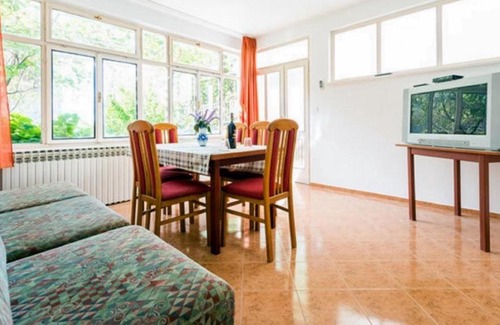 Zavrelje Apartment | apartments klis -two-bedroom apartment with terrace