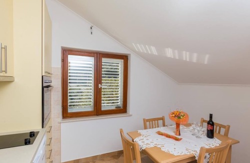 Hodilje Apartment | Apartments Memunić - One Bedroom Apartment with Garden View