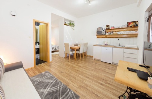 Korenica Apartment | Apartments Milan, (16064), Korenica, hr