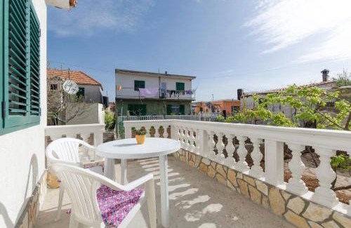 Pirovac Apartment | Apartments Mime