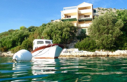 Skrivena Luka Apartment | Apartments More (100881-A1) - Skrivena Luka