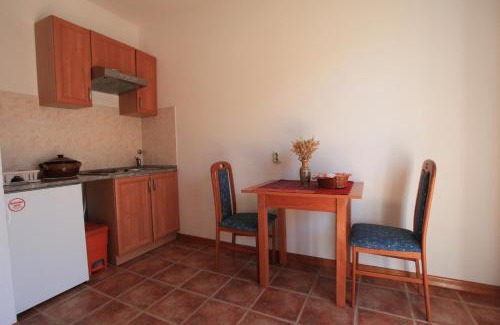 Vrboska Apartment | Apartments Pinus