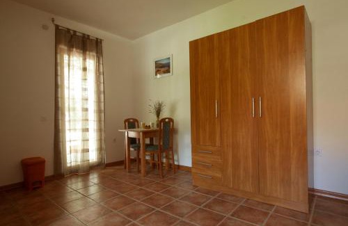 Vrboska Apartment | Apartments Pinus