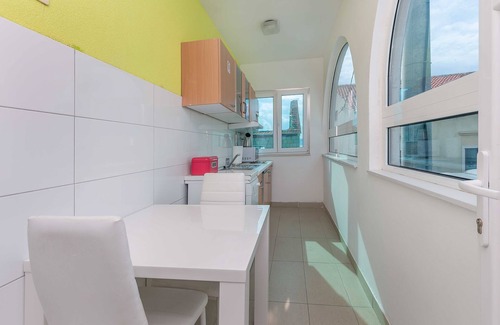 Dugi Rat Apartment | Apartments Road star (74741-A1) - Mali rat