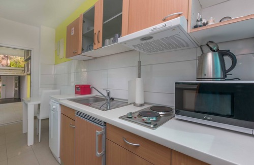 Dugi Rat Apartment | Apartments Road star (74741-A1) - Mali rat
