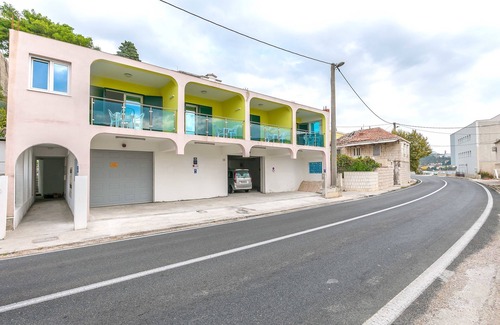 Dugi Rat Apartment | Apartments Road star (74741-A1) - Mali rat