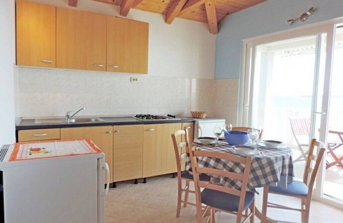 Milna Apartment | Apartments Ružica, (12858), Vis, hr