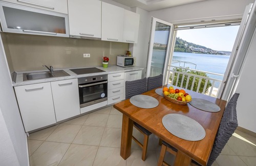 Podglavica Apartment | Apartments Silvana (23221-A1) - Rogoznica