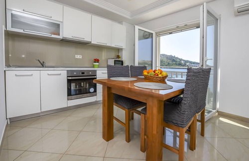 Podglavica Apartment | Apartments Silvana (23221-A1) - Rogoznica