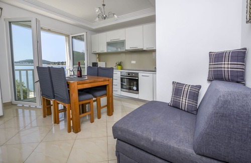 Podglavica Apartment | Apartments Silvana (23221-A2) - Rogoznica