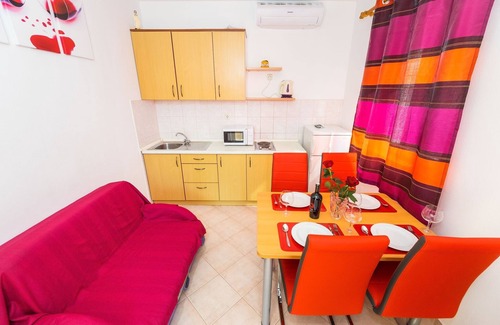 Vrsi Apartment | Apartments Zdenka, (14920), Vrsi, hr
