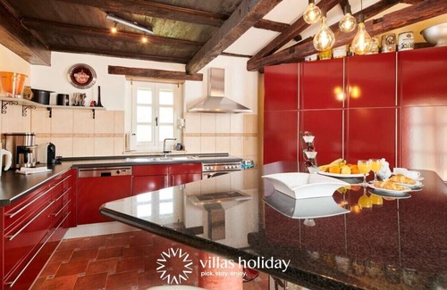 Jehnici Villa | Authentic Villa Karim with a pool and a spacious garden