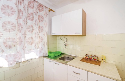 Gornji Karin Apartment | Awesome apartment in Gornji Karin