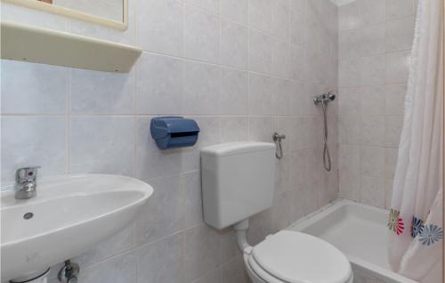 Grizane Apartment | Awesome Apartment In Grizane With Wifi