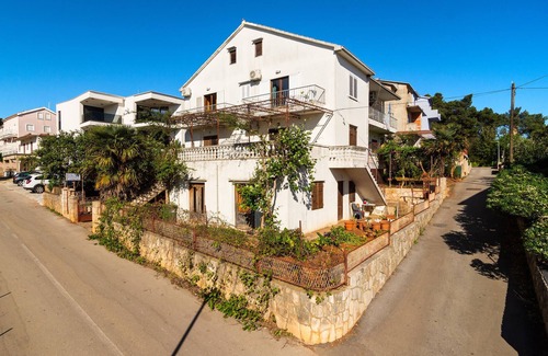 Vrboska Apartment | Awesome apartment in Vrboska with WiFi